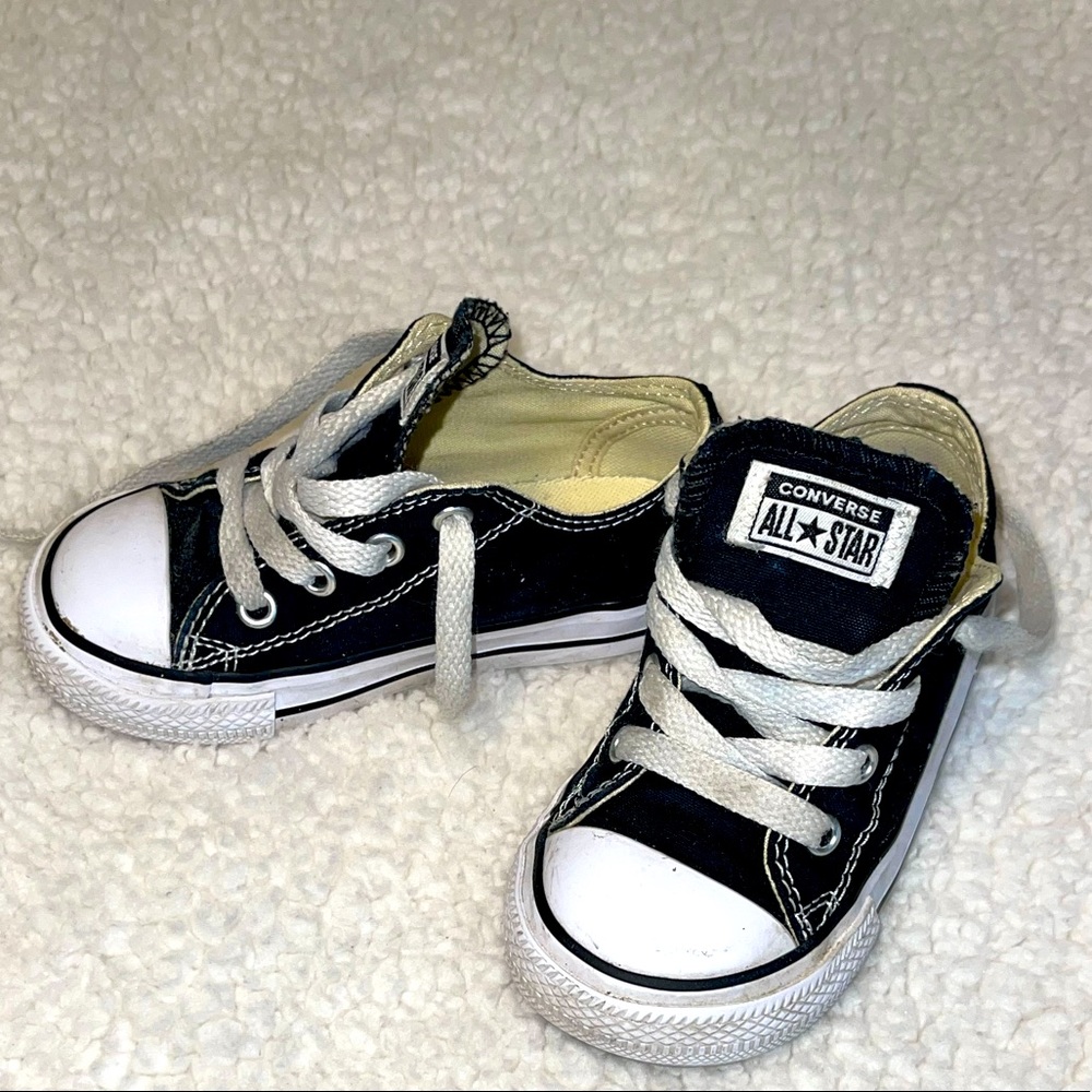 Toddler converses